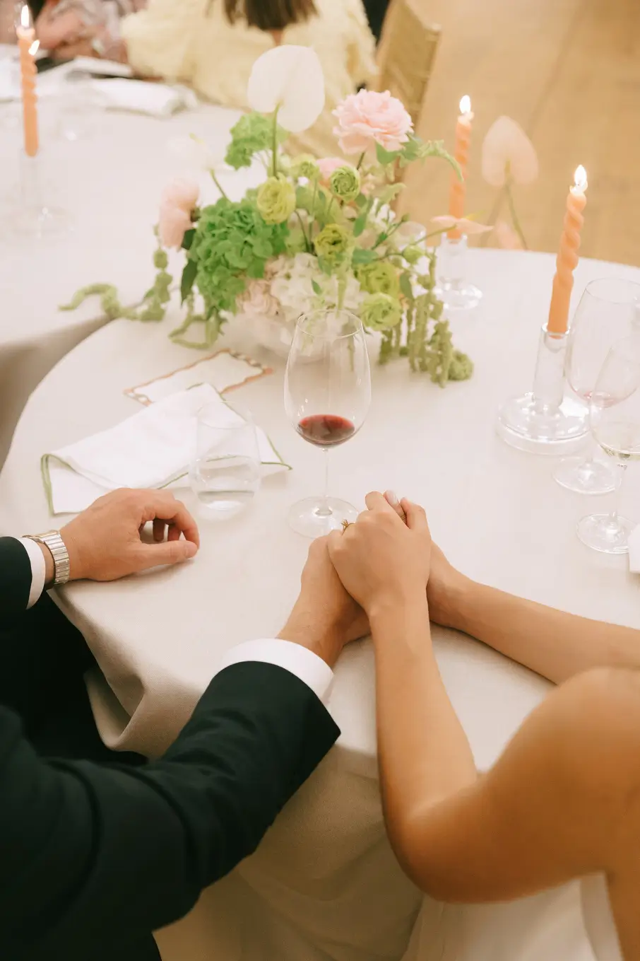 Modern Spring Table Centerpiece – Douro Valley Wedding