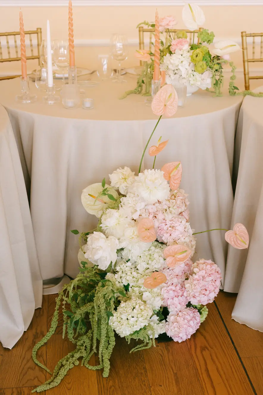 Sculptural Ground Floral Arrangement – Quinta do Outeiro