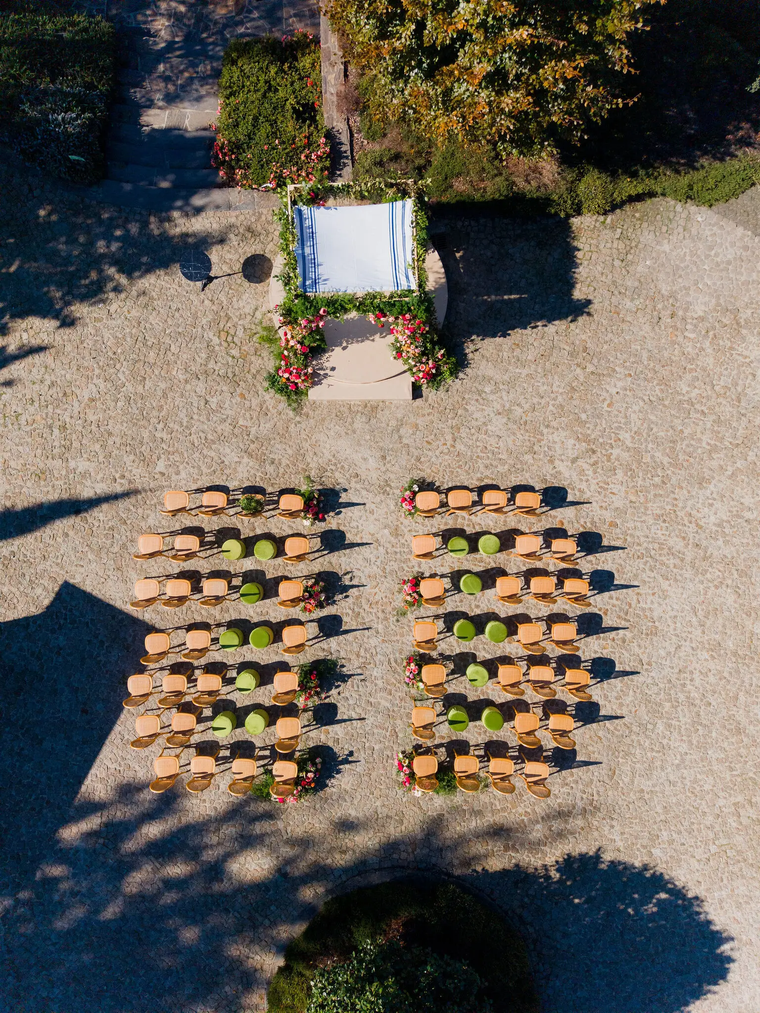 bespoke-floral-wall-display-wedding-monverde
